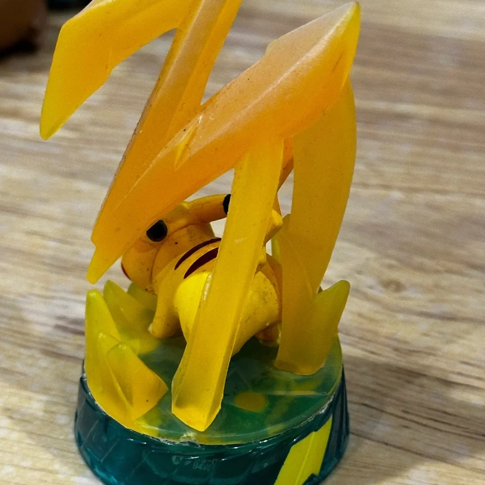 Pokemon Pikachu Battle Trainer Figure Thinkchip Technology 2005
